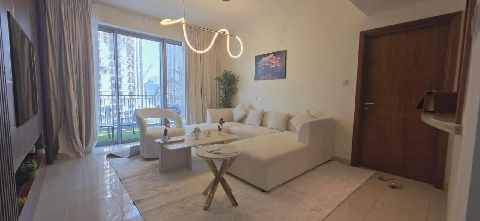 두바이 13Stnd- Luxury 2Bhk - Near Burj Khalifa - Free Parking - Downtown 아파트 아랍에미리트