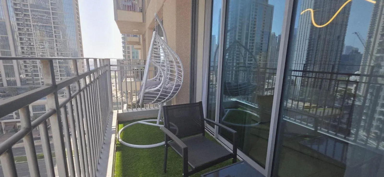 두바이 13Stnd- Luxury 2Bhk - Near Burj Khalifa - Free Parking - Downtown 아파트 0*,