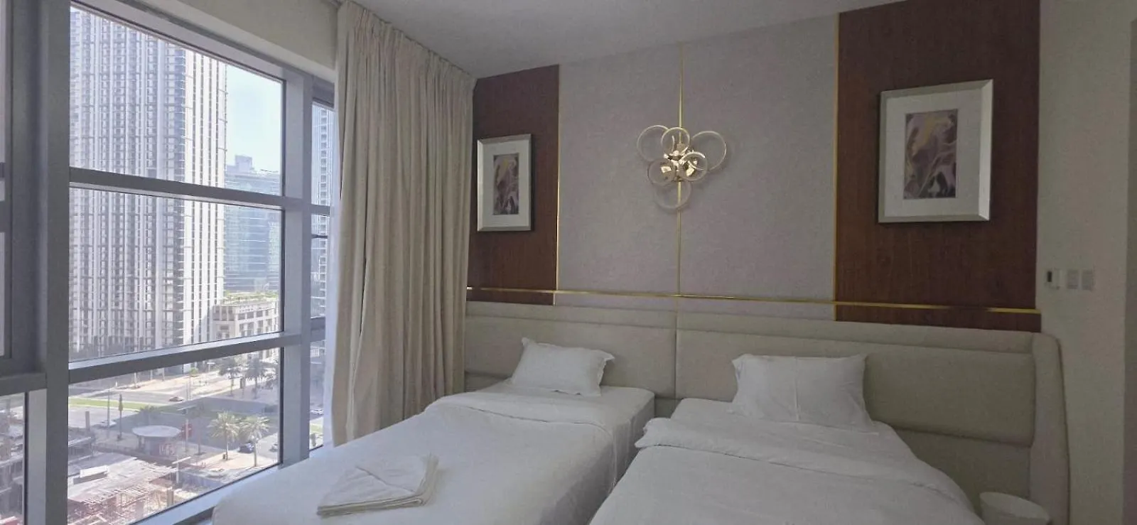 13Stnd- Luxury 2Bhk - Near Burj Khalifa - Free Parking - Downtown Apartment Dubai United Arab Emirates