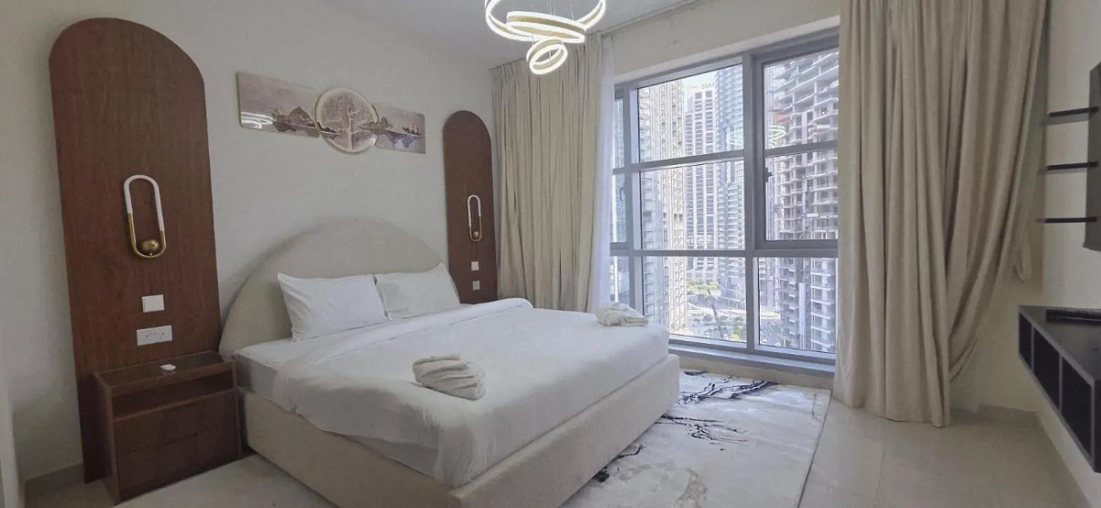 13Stnd- Luxury 2Bhk - Near Burj Khalifa - Free Parking - Downtown Apartment Dubai