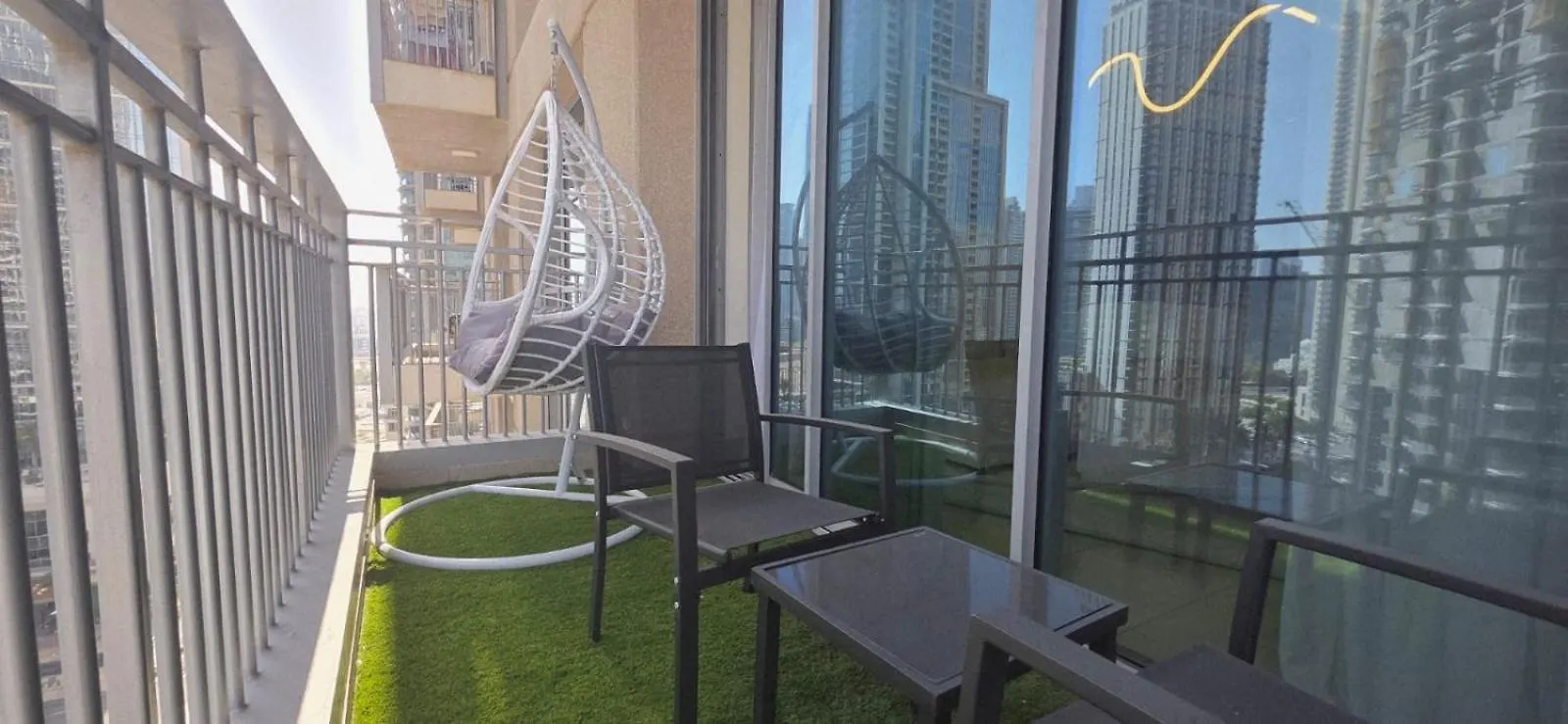 13Stnd- Luxury 2Bhk - Near Burj Khalifa - Free Parking - Downtown Apartment Dubai