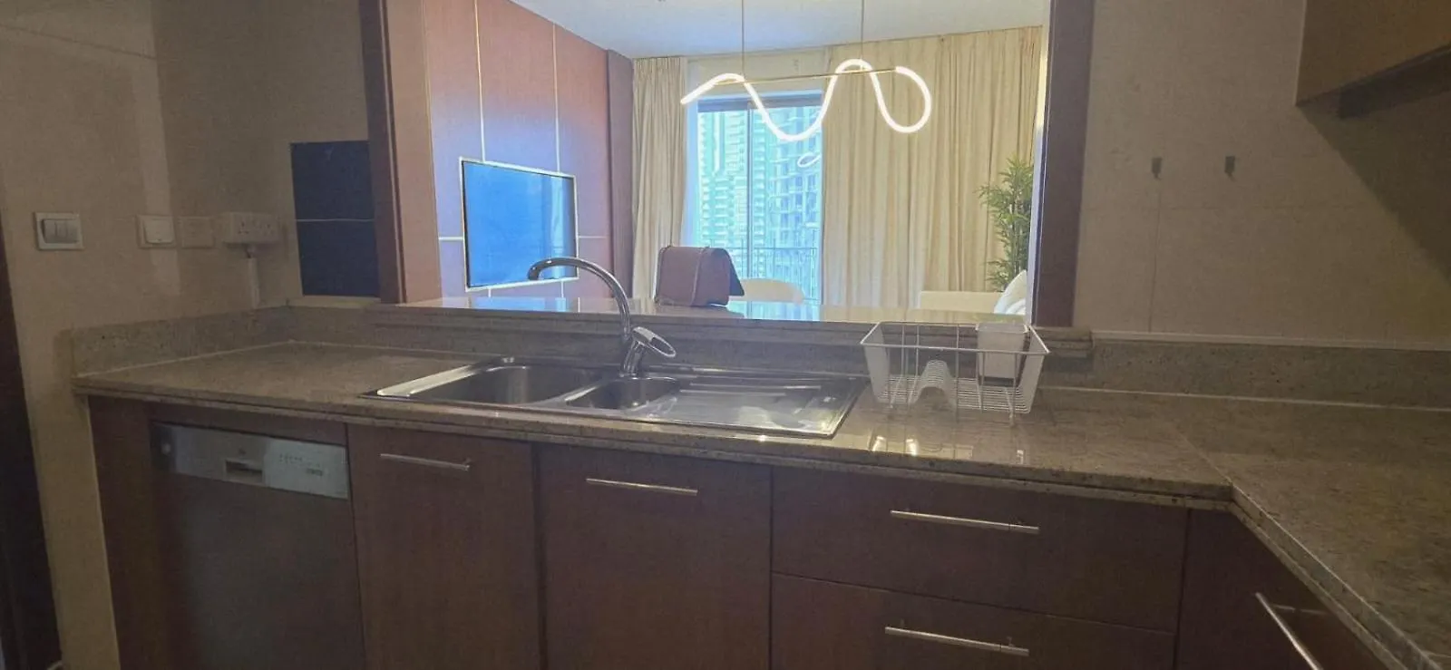 13Stnd- Luxury 2Bhk - Near Burj Khalifa - Free Parking - Downtown Apartment Dubai